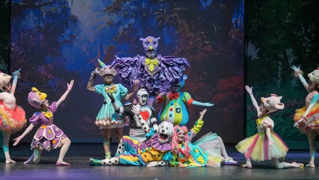 Antalya’da İnteraktif Çocuk Oyunu Dino Ormanı Büyüledi! 7